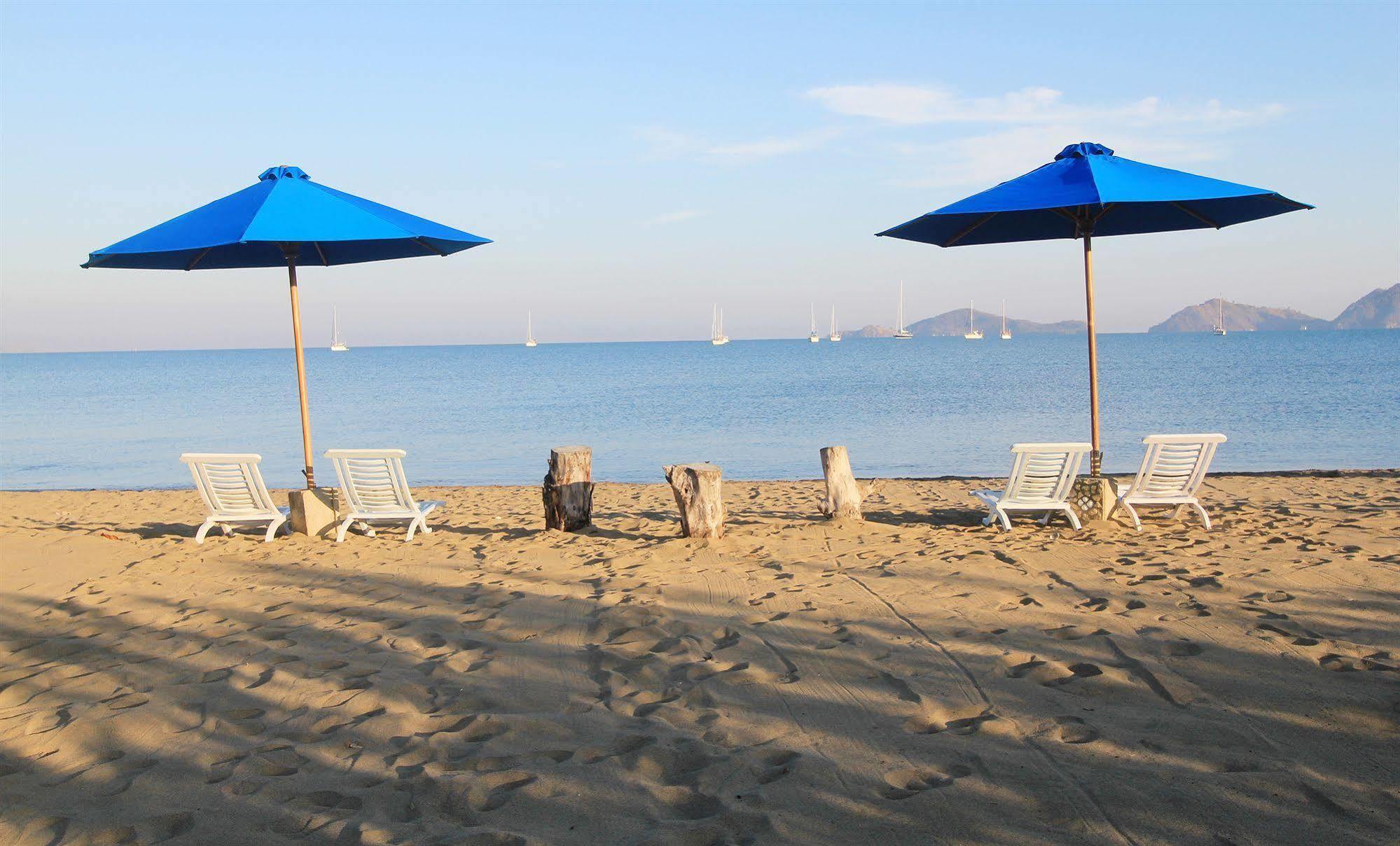 Puri Sari Beach Hotel Labuan Bajo Esterno foto